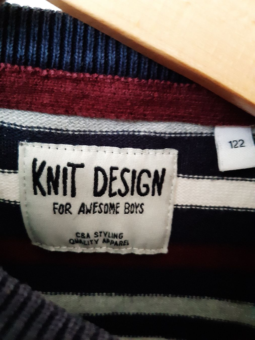 Kleiderpakete & -sets: vier Pullover Gr. 122 – Gebraucht aus Langenthal von AspireE15 1