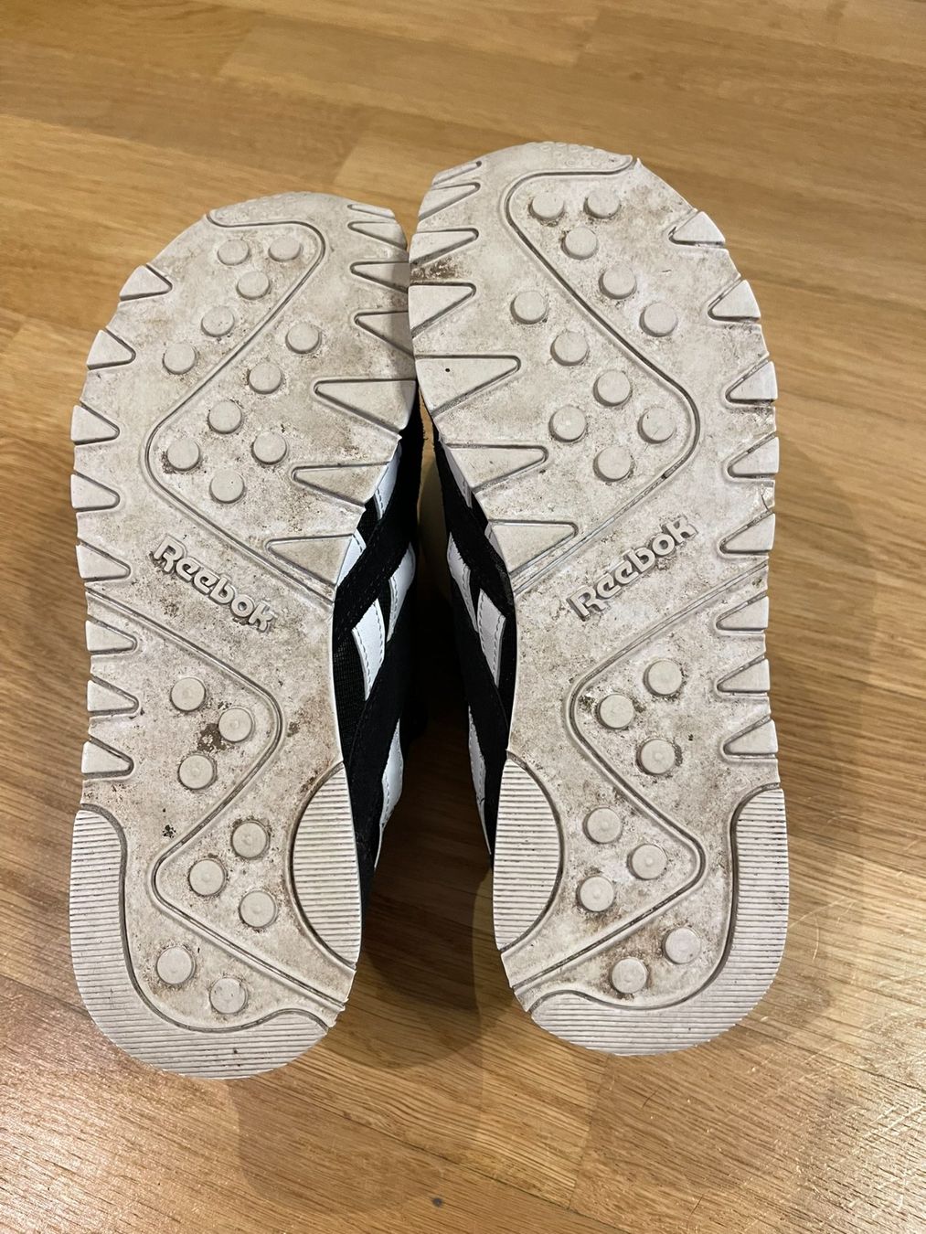 Reebok Scarpe da donna: Reebok Classic Gr. 37.5 - Schwarz/Weiss – Usato da Rheineck venduto da FGeissler 3