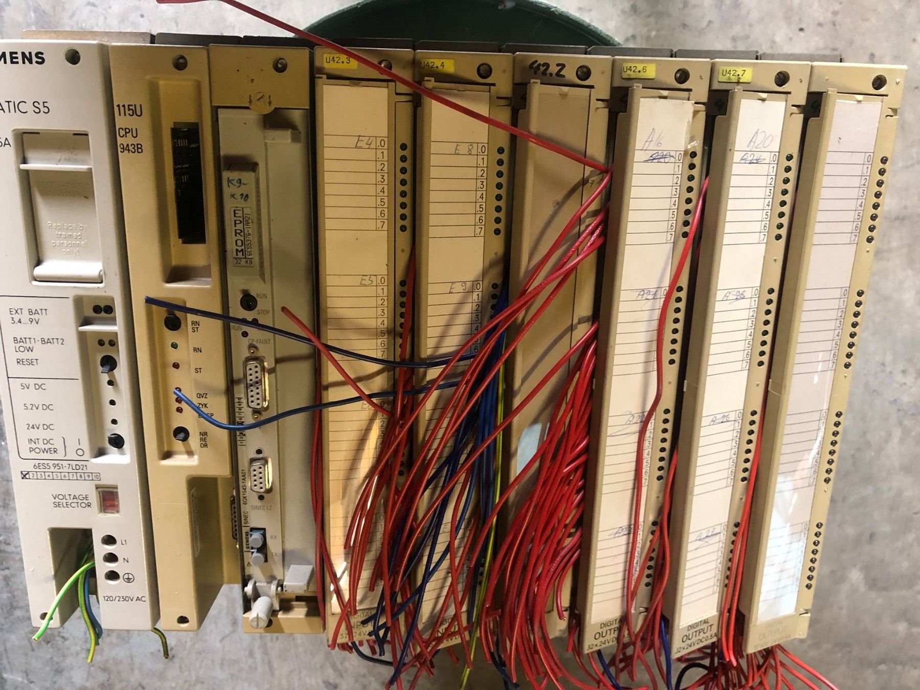 Steuerung: Siemens SIMATIC S5 Steuerungssystem – CPU 115U + E/A-Module – Gebraucht aus Appenzell von OcclineGmbH 3