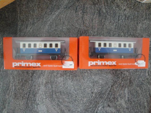 Lot Voitures Trains Märklin HO - 2 Voitures 4000 Et 3 Voitures 4051 En Tôle - Occasion