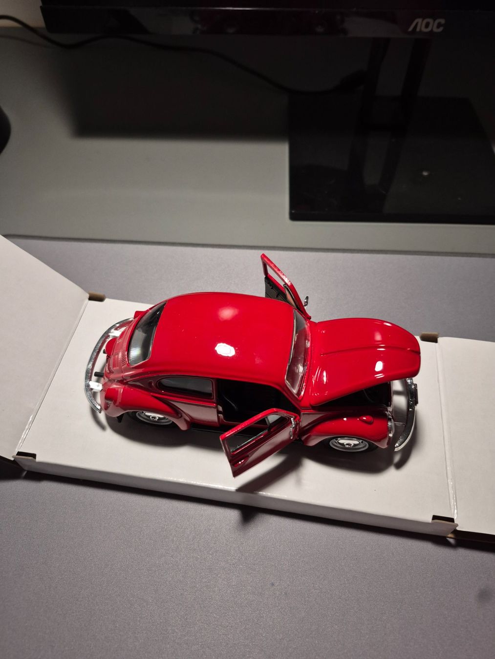 Maisto Modellini d'auto: VW Käfer 1/18 Maisto – Usato da Winterthur venduto da log_gm29 3
