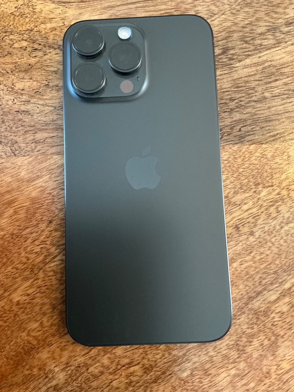 Apple Telefoni cellulari / Smartphones: iPhone 15 Pro Max Titanium; Batterie 96% – Nuovo (secondo la descrizione) da Rheinfelden venduto da Shuttle10