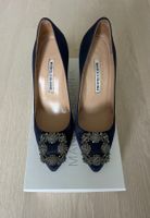 Manolo Blahnik – Navy Hangisi Pumps