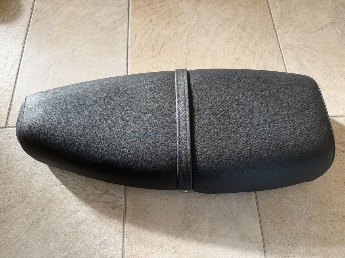 Vespa Tutti pezzi di ricambio per scooter: Vespa Px Sattel  – Usato da Trimbach venduto da ale5522