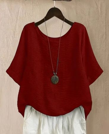 Modische Bluse in winterrot