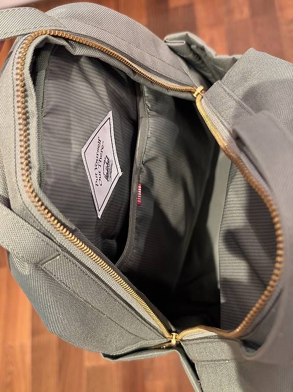 Rucksäcke: Herschel Nova Backpack 18L – Gebraucht aus Hünenberg von DC-AG 2