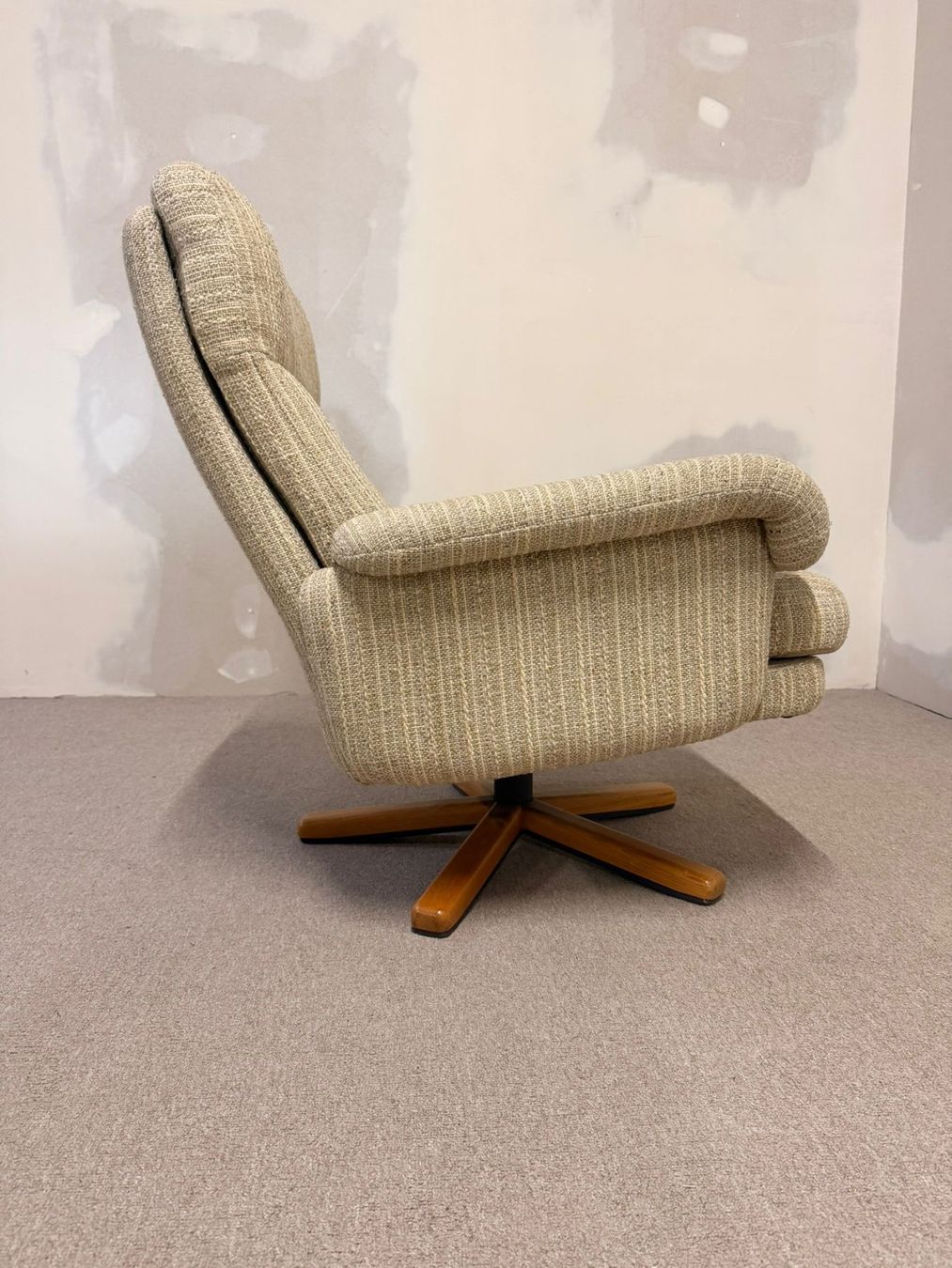 Poltrone: Dänischer Mid Century Sessel mit Strukturstoffbezug, retro – Usato da Rickenbach ZH venduto da Insider-Boerse 1