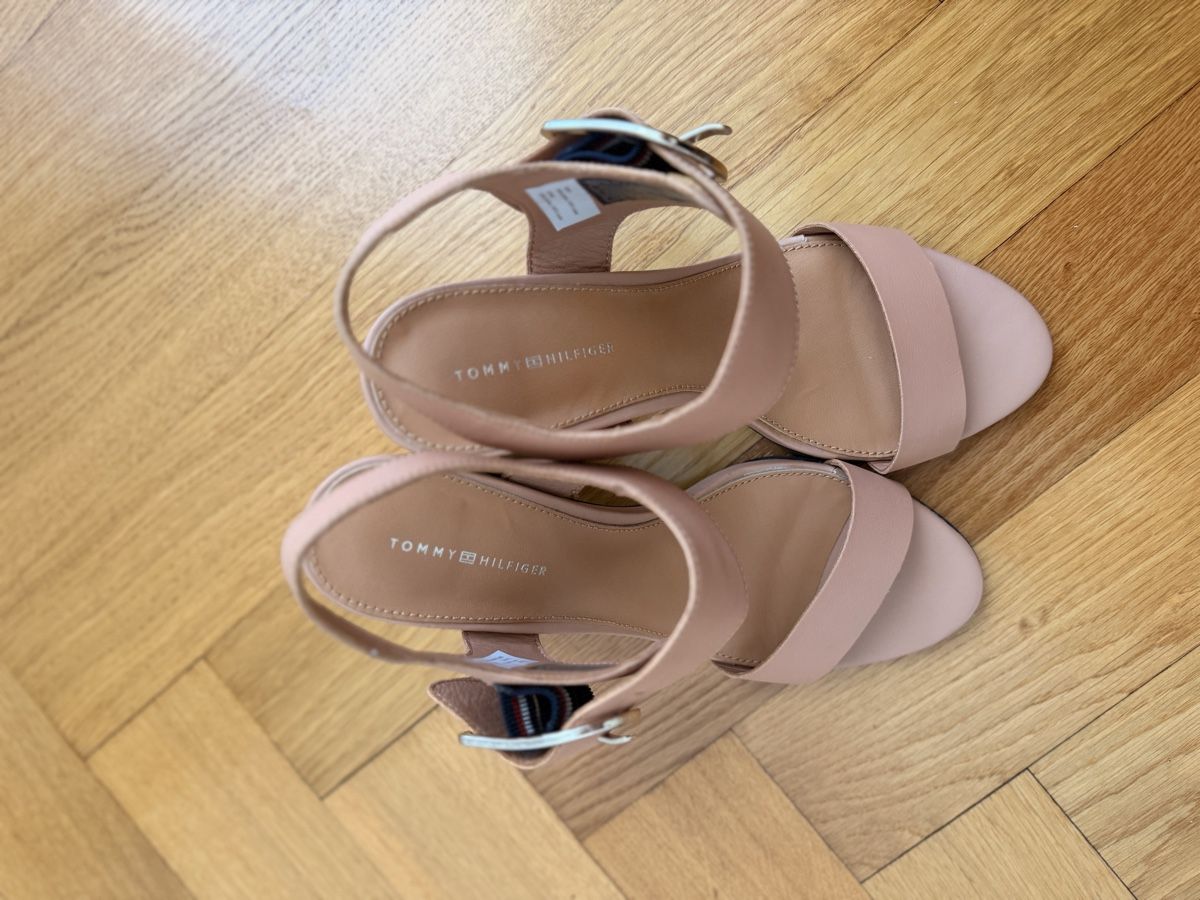 Tommy Hilfiger Scarpe da donna: Sandales Tommy Hilfiger T41 – Nuovo (secondo la descrizione) da Lausanne venduto da sanout 3