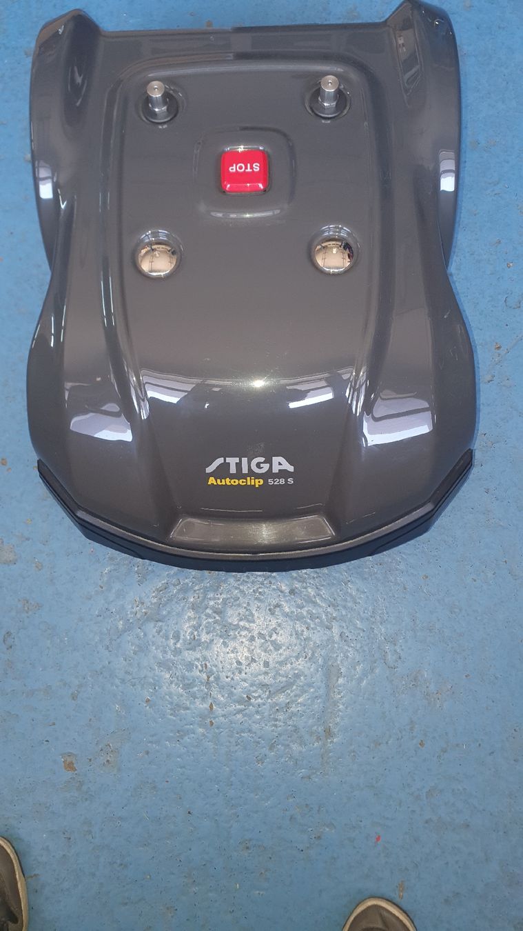 Stiga Tondeuses à gazon: Rasenroboter – Neuf avec emballage d'origine à Maienfeld par RobofixAG