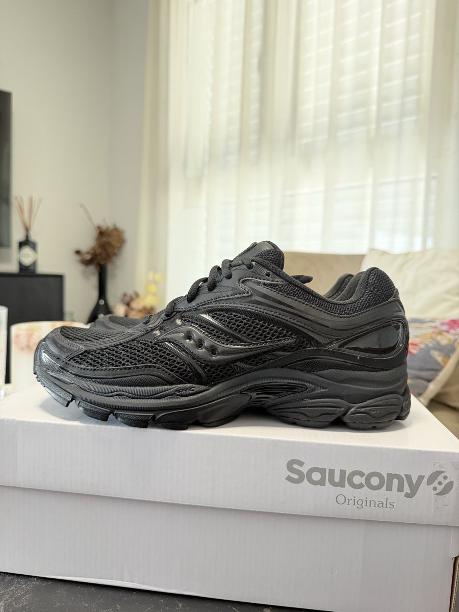 Saucony Herrenschuhe: Saucony ProGrid Omni 9 Armor Black – Neu und originalverpackt aus Yverdon-les-Bains von ioustock 1