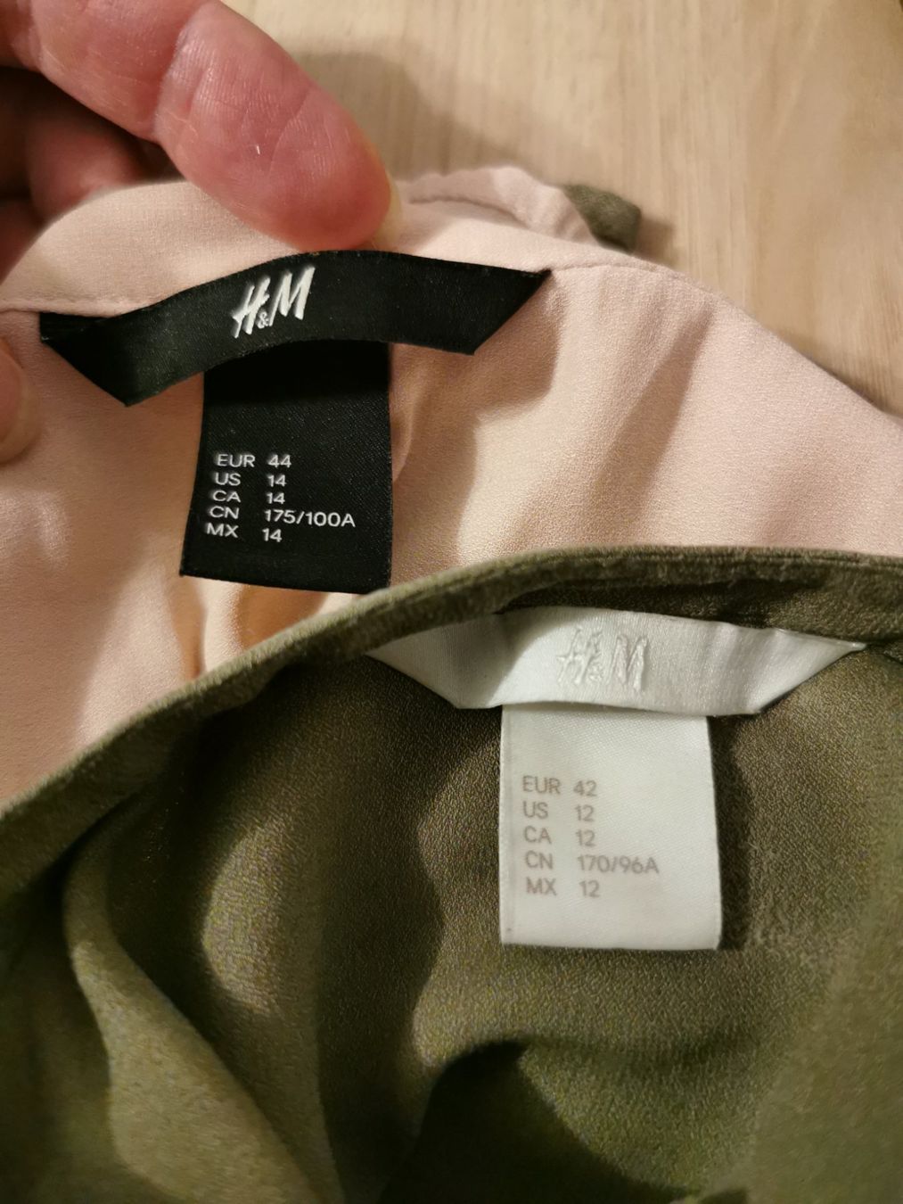 H&M Blusen: Bluse 2 Stk. Gr L-XL – Gebraucht aus Winterthur von Katyakaterina 3