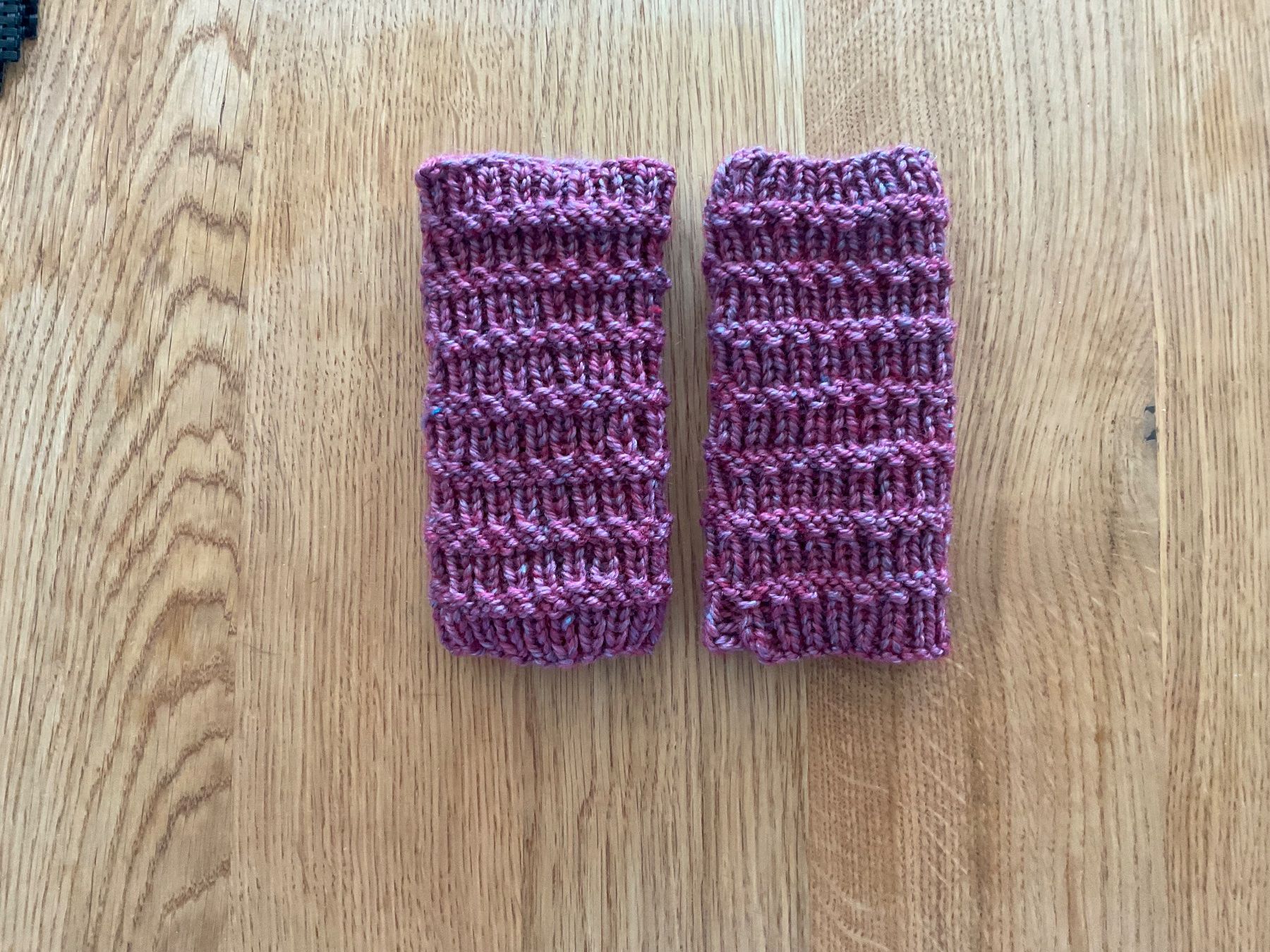 Guanti & manicotti: Handgestrickte Pulswärmer Amedisli – Nuovo (secondo la descrizione) da Wetzikon ZH venduto da FeeF