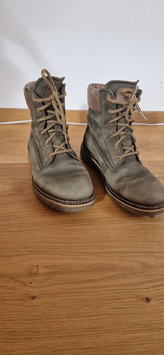 Scarpe da donna: Winterstiefel Goretex 37.5 gebraucht – Usato da Gelterkinden venduto da teddywidder