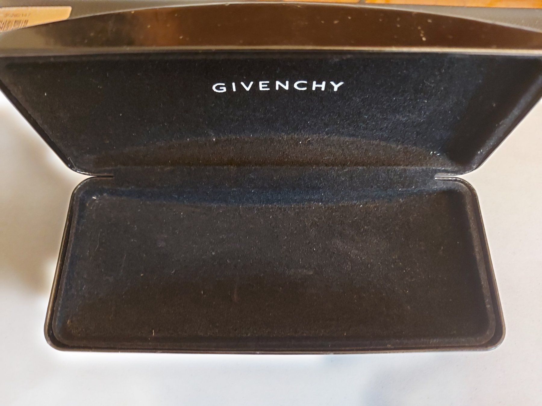 Autres vêtements & accessoires: Givenchy Brillen Etui – D'occasion à St. Gallen par kamel27 3