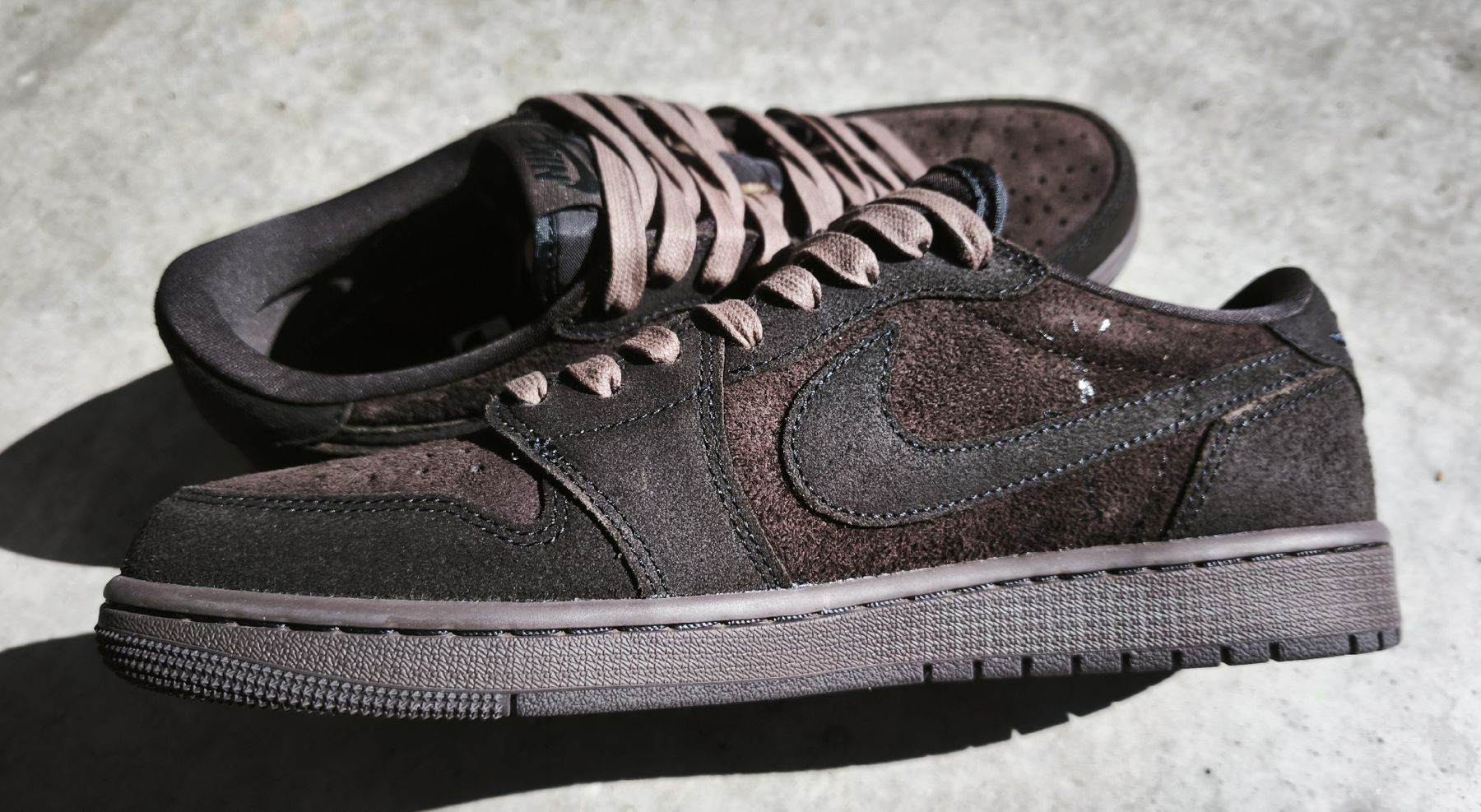 Jordan Herrenschuhe: Jordan 1 low Travis Scott velvet brown – Neu (gemäss Beschreibung) aus Zofingen von VolNa 1