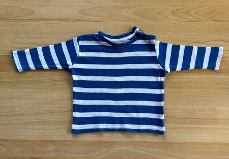 Blau/weiss gestreifter Pullover Grösse 62/68