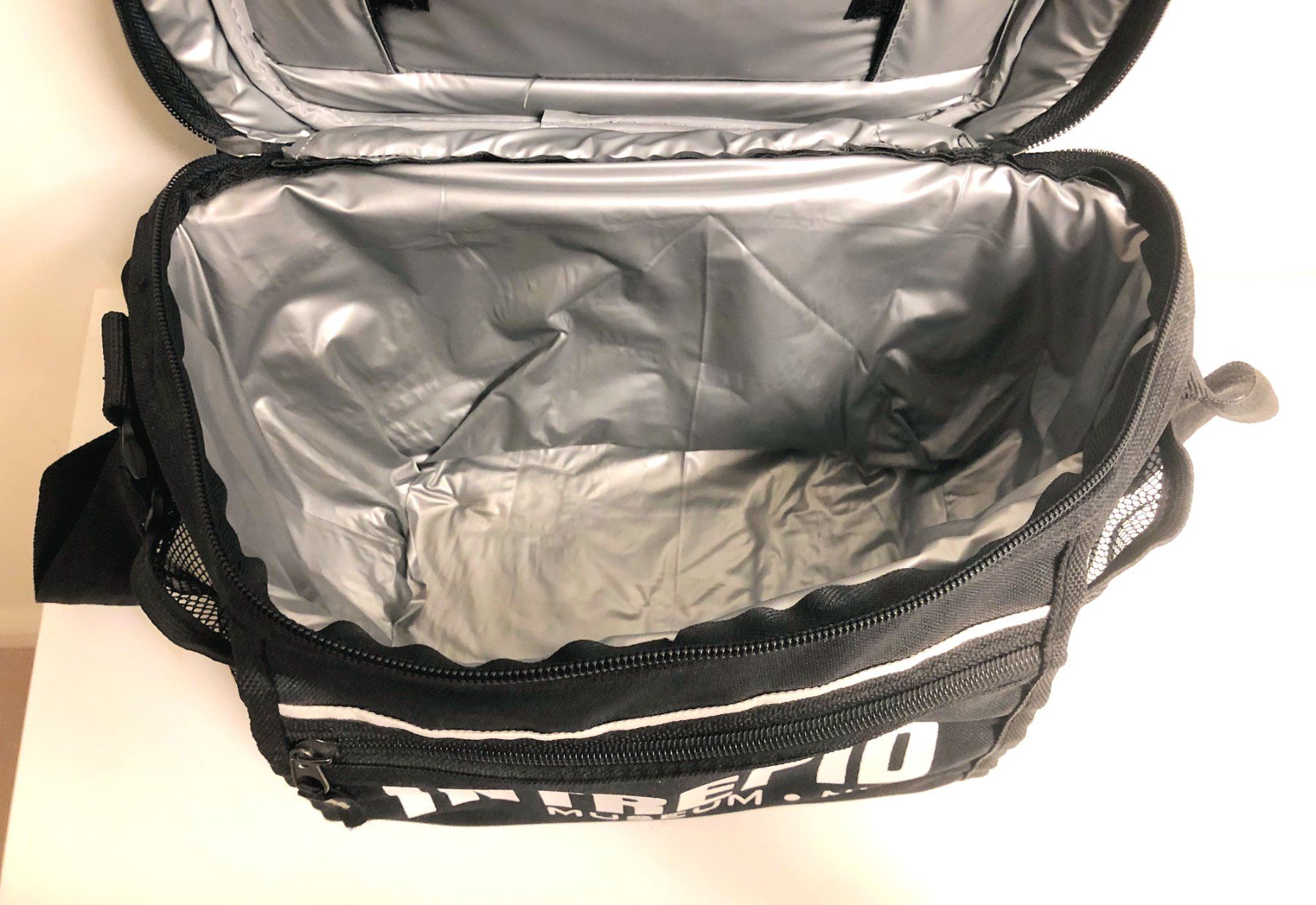 Taschen: Kameratasche "Intrepid" aus New York – Gebraucht aus Rüti ZH von Jasna89 7