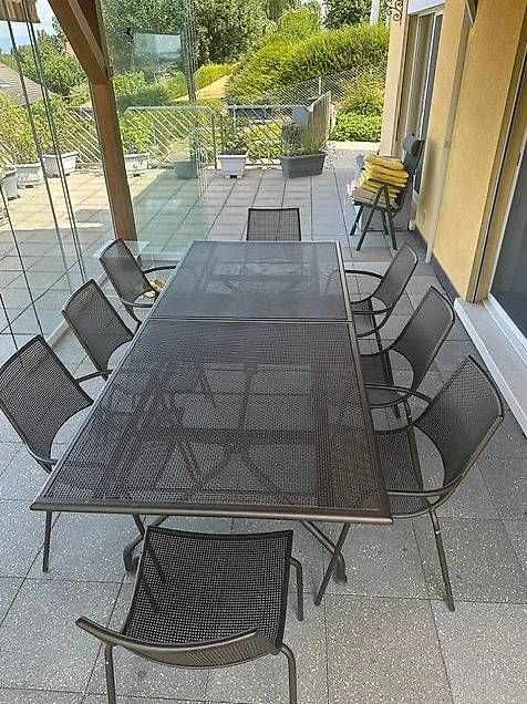 Set di tavolo e panche: EMU Table avec rallonge et 8 chaises – Usato da St-Cierges venduto da merlin6633 1