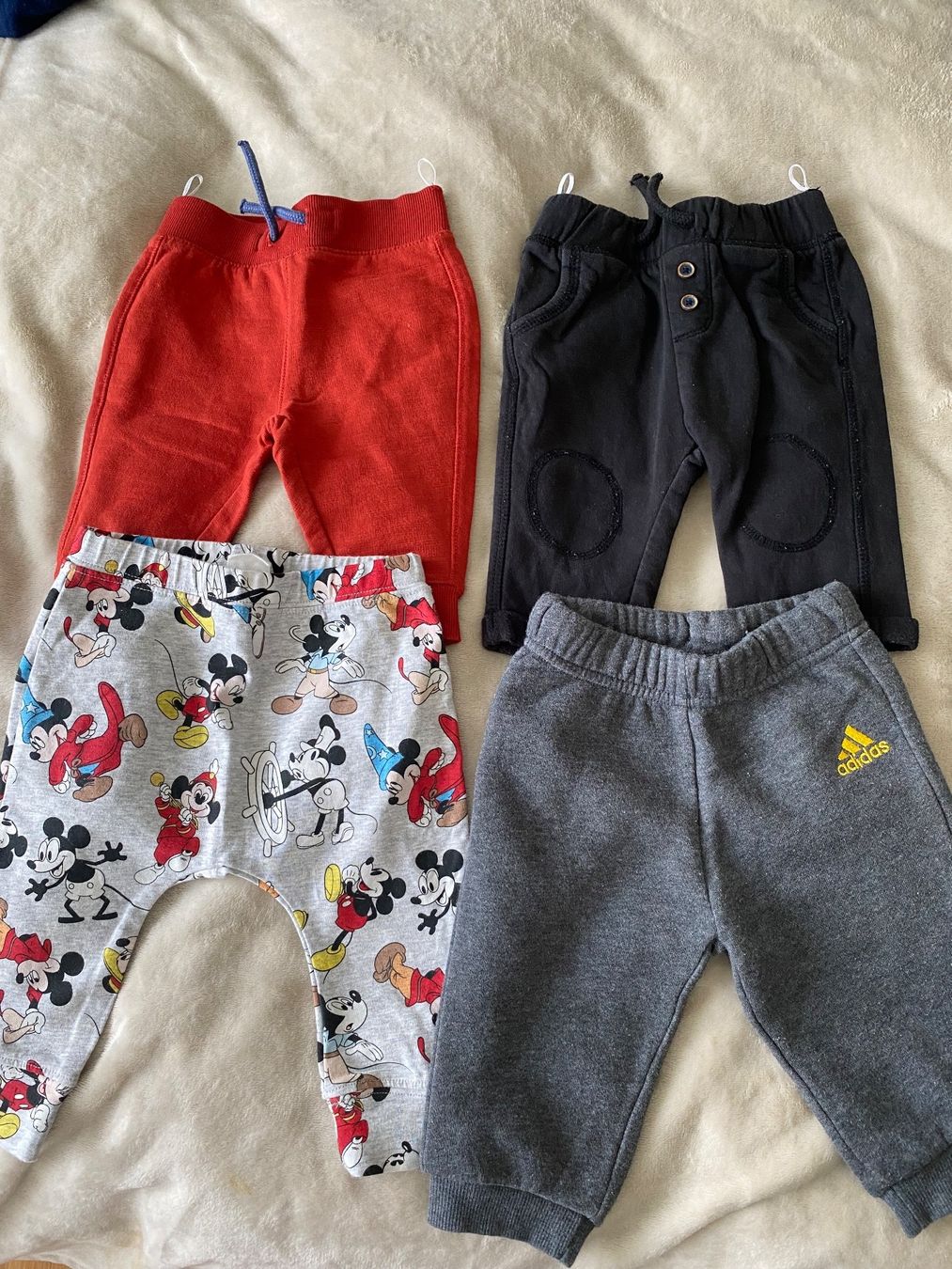 Pantaloni: Kinder Trainerhosen Grösse 68 – Usato da Zürich venduto da MaSte