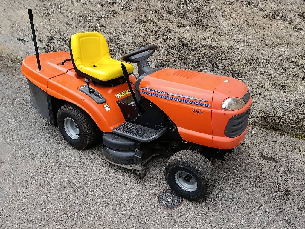 Trattori: Rasentraktor Husqvarna CTH 135 – Usato da Mönthal venduto da Schluchtentaler