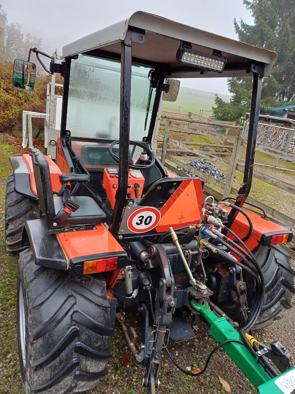 Carraro Trattori: Carraro mit Kipper und Forstkran – Usato da Tobel venduto da Schlufi501 6
