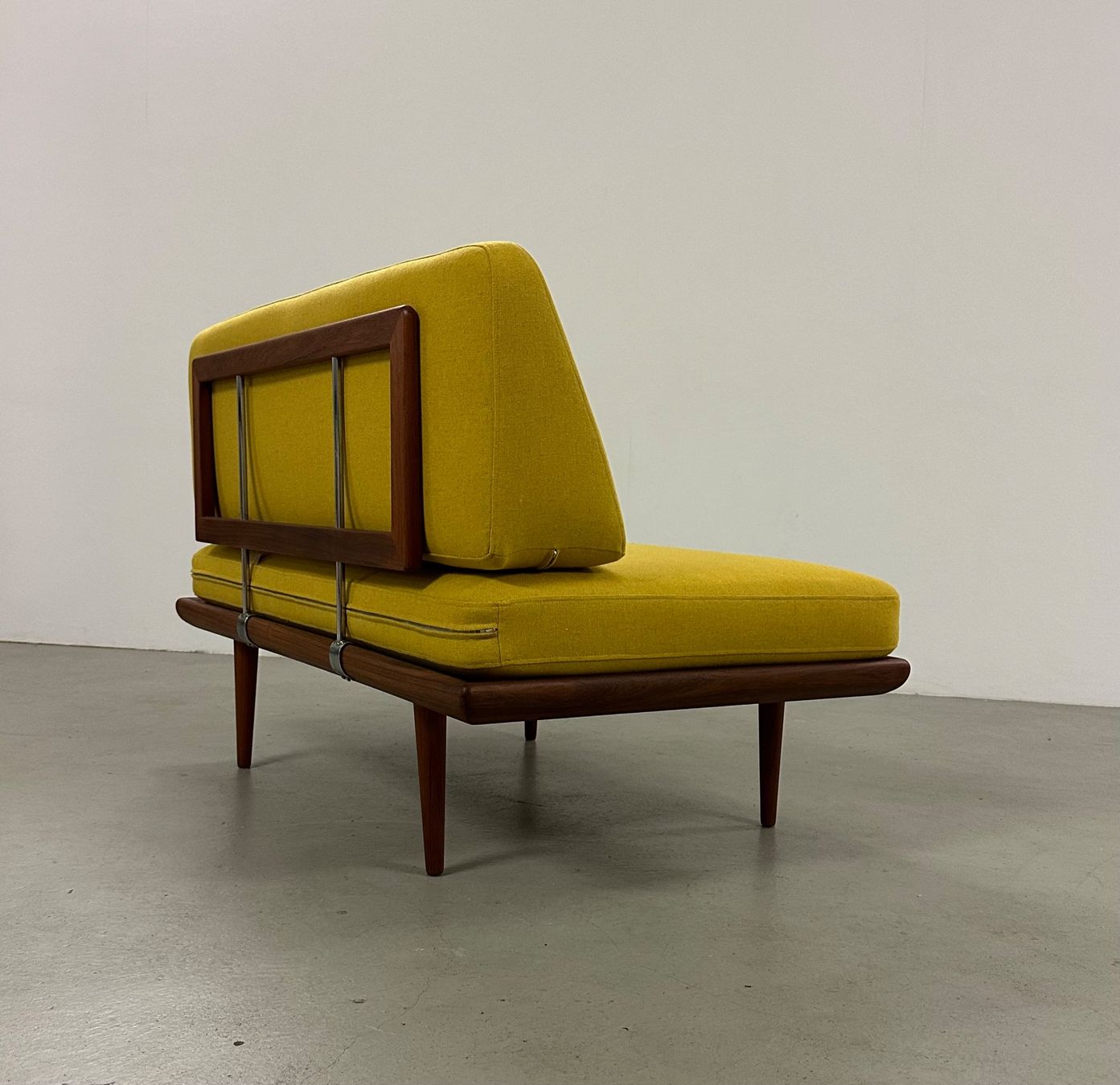 France & Søn Sofas: Teak Daybed Minerva Hvidt & Mølgaard 2er Sofa restauriert – Gebraucht aus Basel von MidMod20C 1