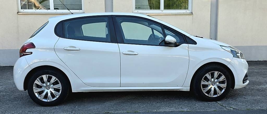 Automobili: Peugeot 208 1.2 VTi PureTech – Usato da Heiligkreuz (Mels) venduto da Beyond-Auto 3