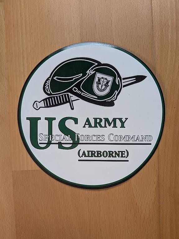 Calamite: Green Berets Magnet – Usato da Degersheim venduto da jason.b