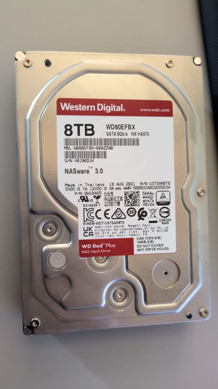 Western Digital Disques durs: WD HDD 8TB WD80EFBX – D'occasion à Bözberg par Ombrelino