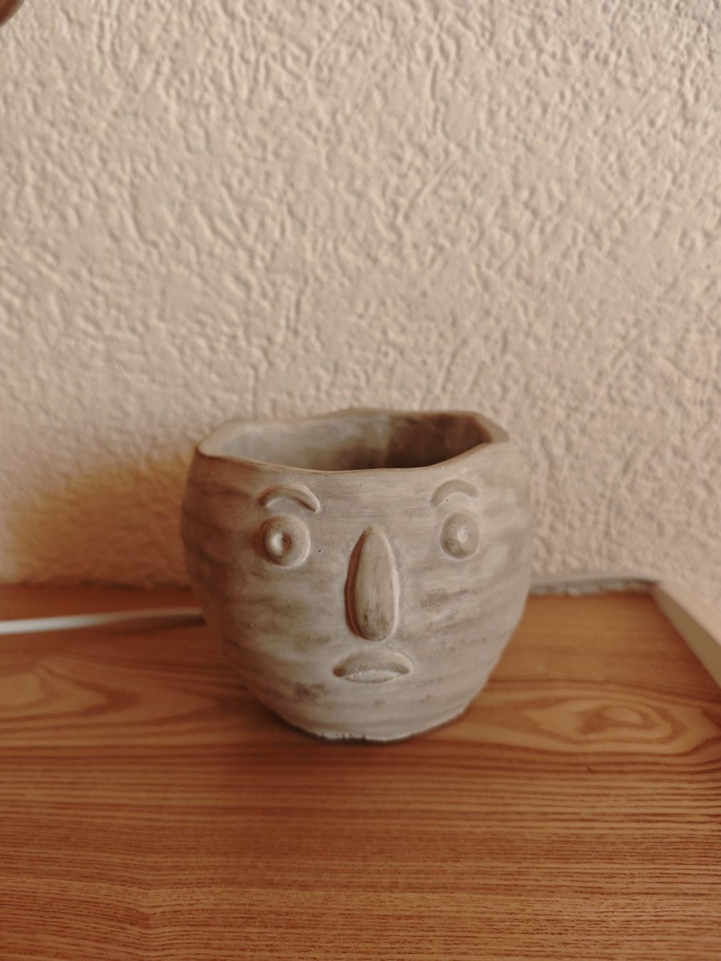 Vasi per fiori: Pot pour plante en béton – Usato da Hermenches venduto da kar_zj5h