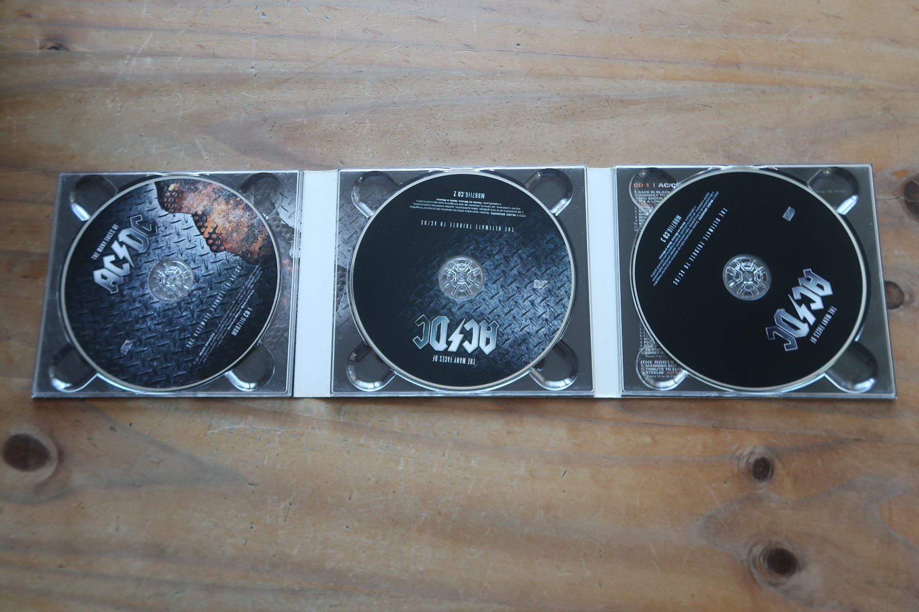 CDs: AC/DC - THE MANY FACES OF - 3x CD – Gebraucht aus Basel von Patiscat 5