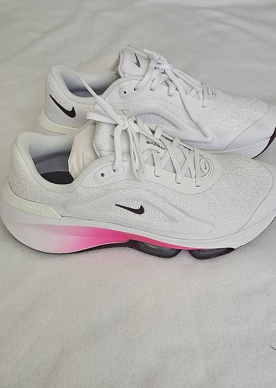 Nike Scarpe da donna: Nike Performance Schuhe – Nuovo (secondo la descrizione) da Balsthal venduto da dra_292z