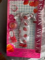 BARBIE FASHION AVENUE ERDBEER KLEID
