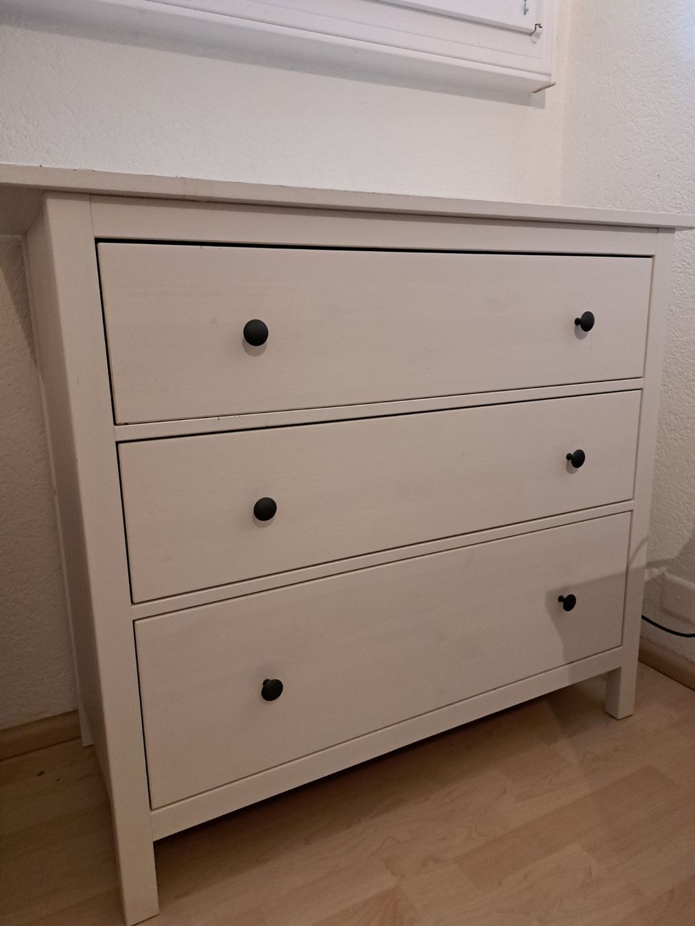 Ikea Cassettiere: Hemnes Kommode weiss mit 3 Schubladen – Usato da Reinach BL venduto da Tabugiu