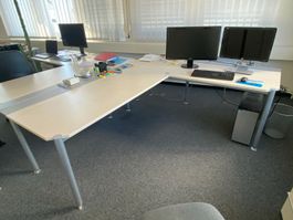 Eck-Schreibtisch