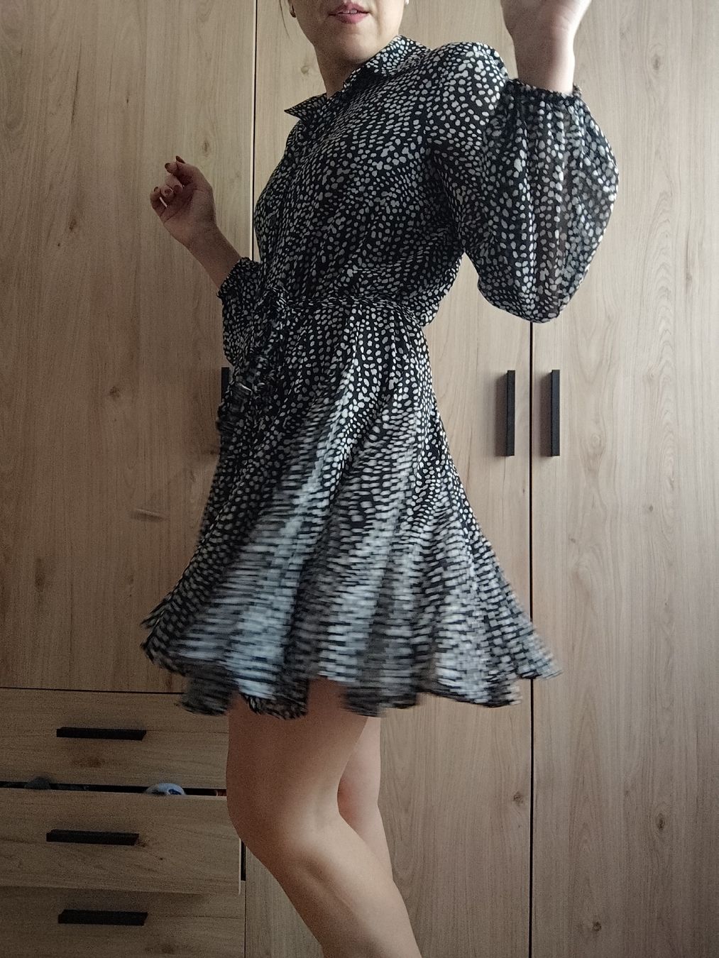 Vestiti: Chic Black & White Viscose Dress - Perfect for spring – Usato da Mägenwil venduto da VintageGirly 3