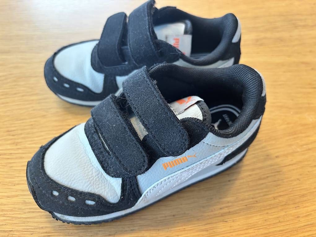 Puma Scarpe per ragazzi: Puma Sneakers  Gr. 25 10.- – Usato da Emmenbrücke venduto da tanali