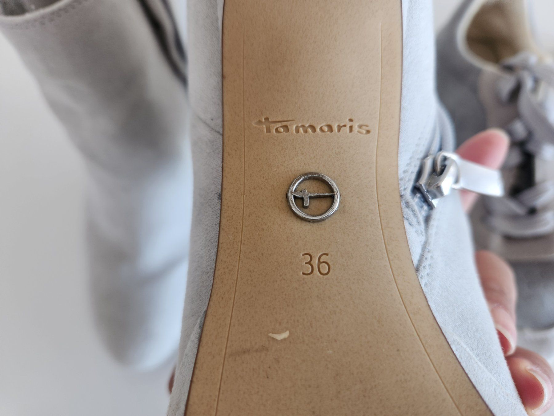Scarpe da donna: 2 paar graue Schuhe Grösse 36 – Usato da Tuggen venduto da Restposten_secondh 1