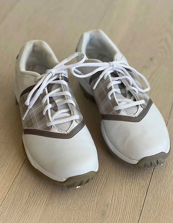 Scarpe per ragazze: Chaussures de Golf T.36 – Usato da Neyruz FR venduto da Patricia.G. 2