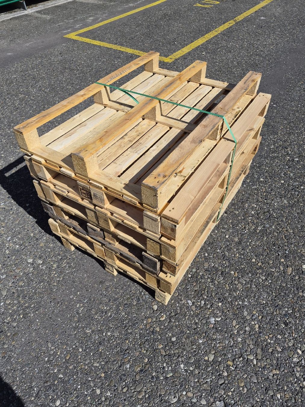 Pallets: Einwegpalett / Brennholz  – Usato da Teufenthal AG venduto da ChT. 1