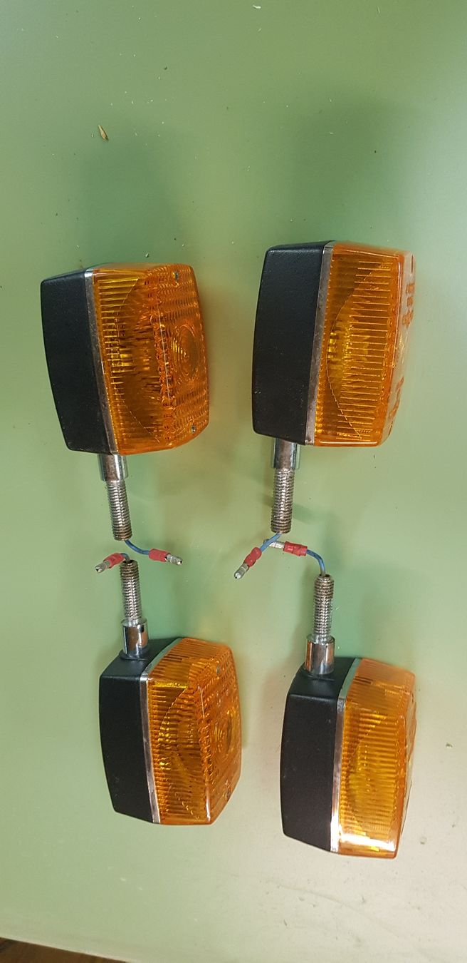 Tutti i ricambio per moto: Motorrad Blinkersatz  – Nuovo e nell'imballaggio originale da Latterbach venduto da Janik3