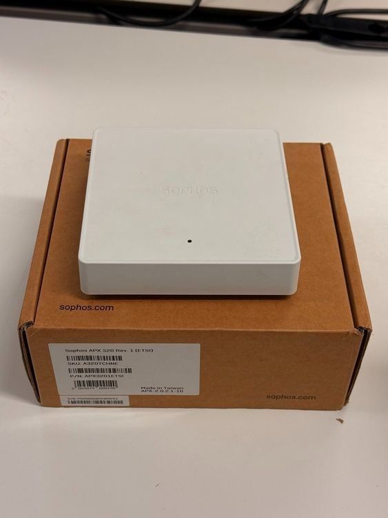 Modem & Router: Sophos APX320 Accesspoint – Usato da Steinhausen venduto da envaronag 1