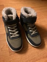 Warme Turnschuhe Gefüttert Gr. 30 neu