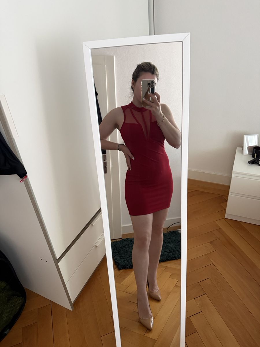 Vestiti: Red Dress with Mesh Top - Size M- Tiny Flaw on Back – Usato da Zürich venduto da aar_9mtz 1