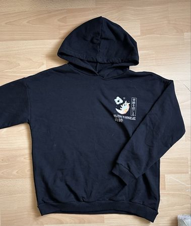 Schwarzer Hoodie mit "Angel Energy" Print, Grösse M