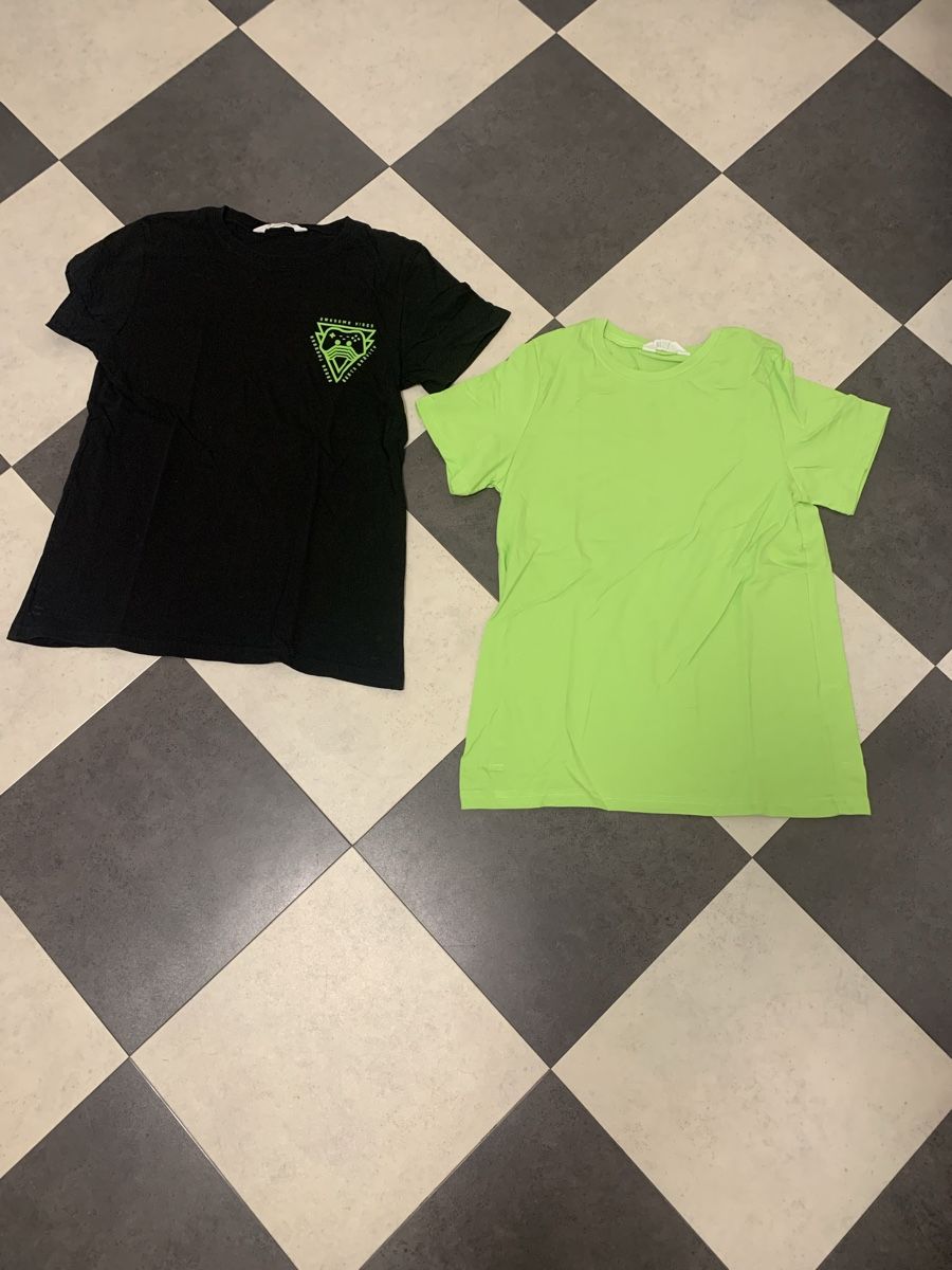 H&M Chemises, T-shirts & Polos: Zwei Shirts – D'occasion à Luzern par Boudin03