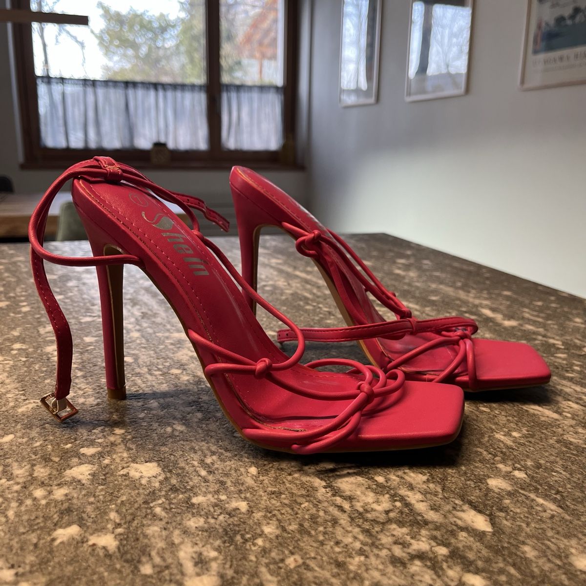 Scarpe da donna: Sandalen mit Absatz – Usato da Cunter venduto da tiramisuuu_
