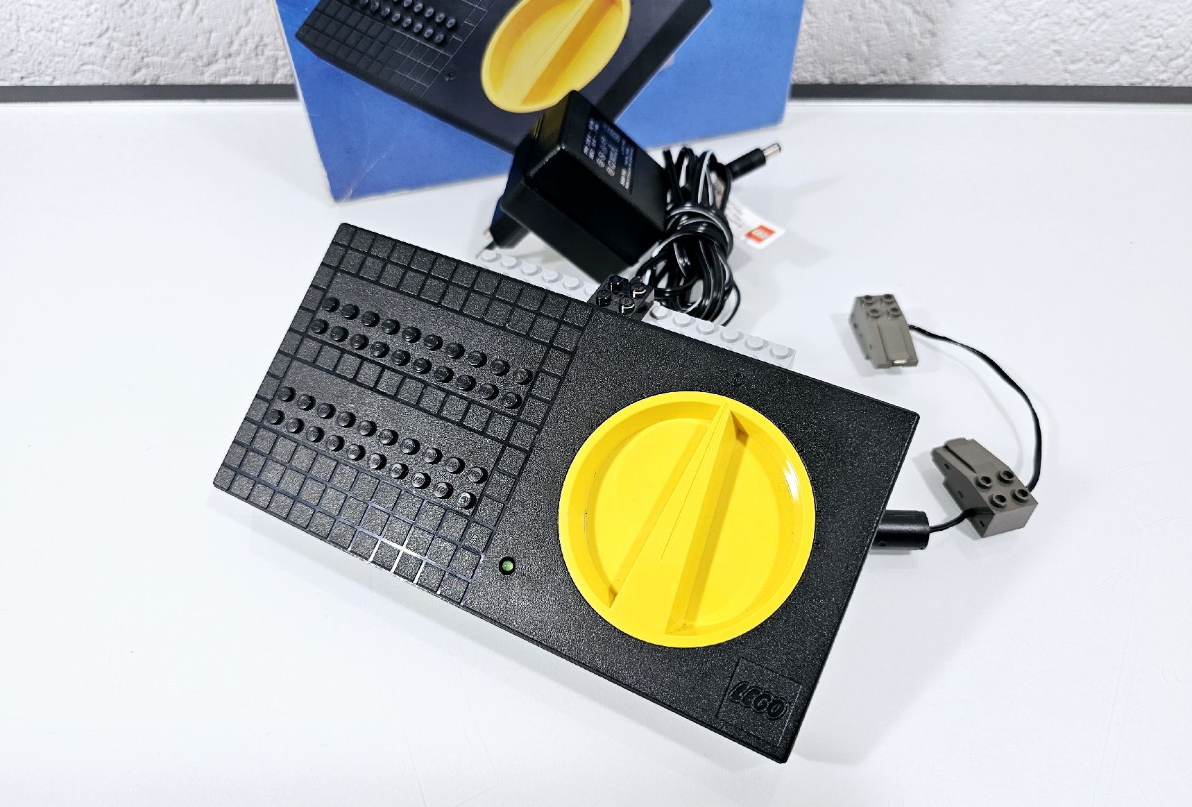 Lego Baukästen: LEGO EISENBAHN 4548 TRAFO 9 VOLT SYSTEM MIT OVP – Gebraucht aus Turbenthal von  3