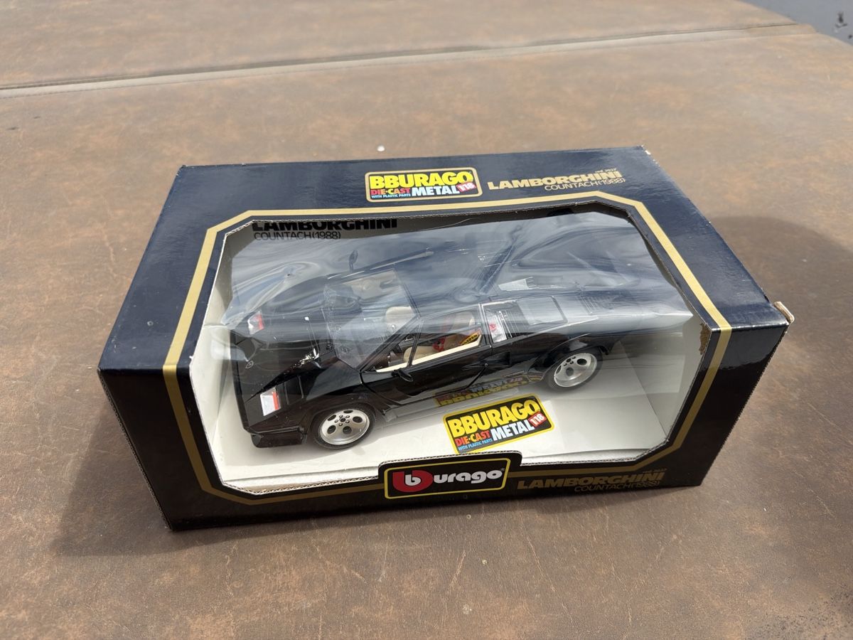Bburago Voitures modèles: Lamborghini Countach schwarz - 1/18 - Bburago – Neuf avec emballage d'origine à Wolfwil par Rolex1 6