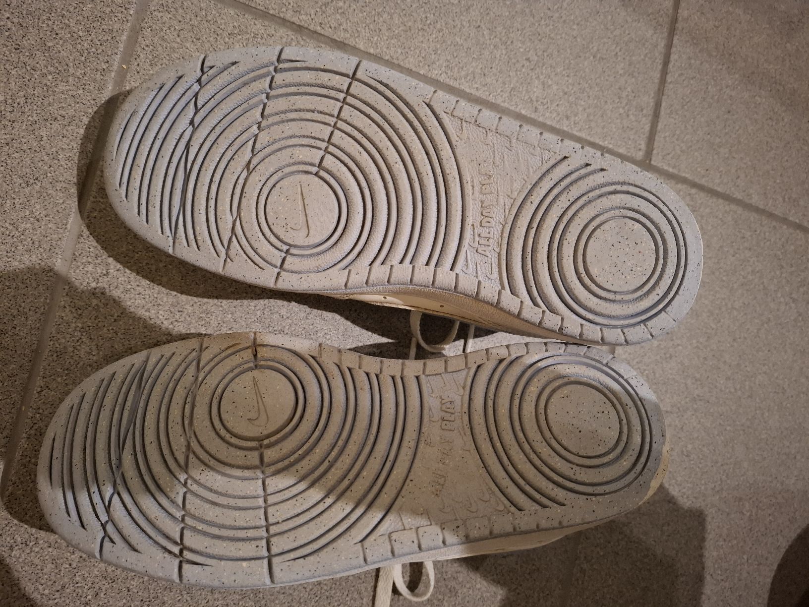 Nike Herrenschuhe: Nike Sneakers, Turnschuhe, Weiss Gr. 38 – Gebraucht aus Oftringen von januarloch 3